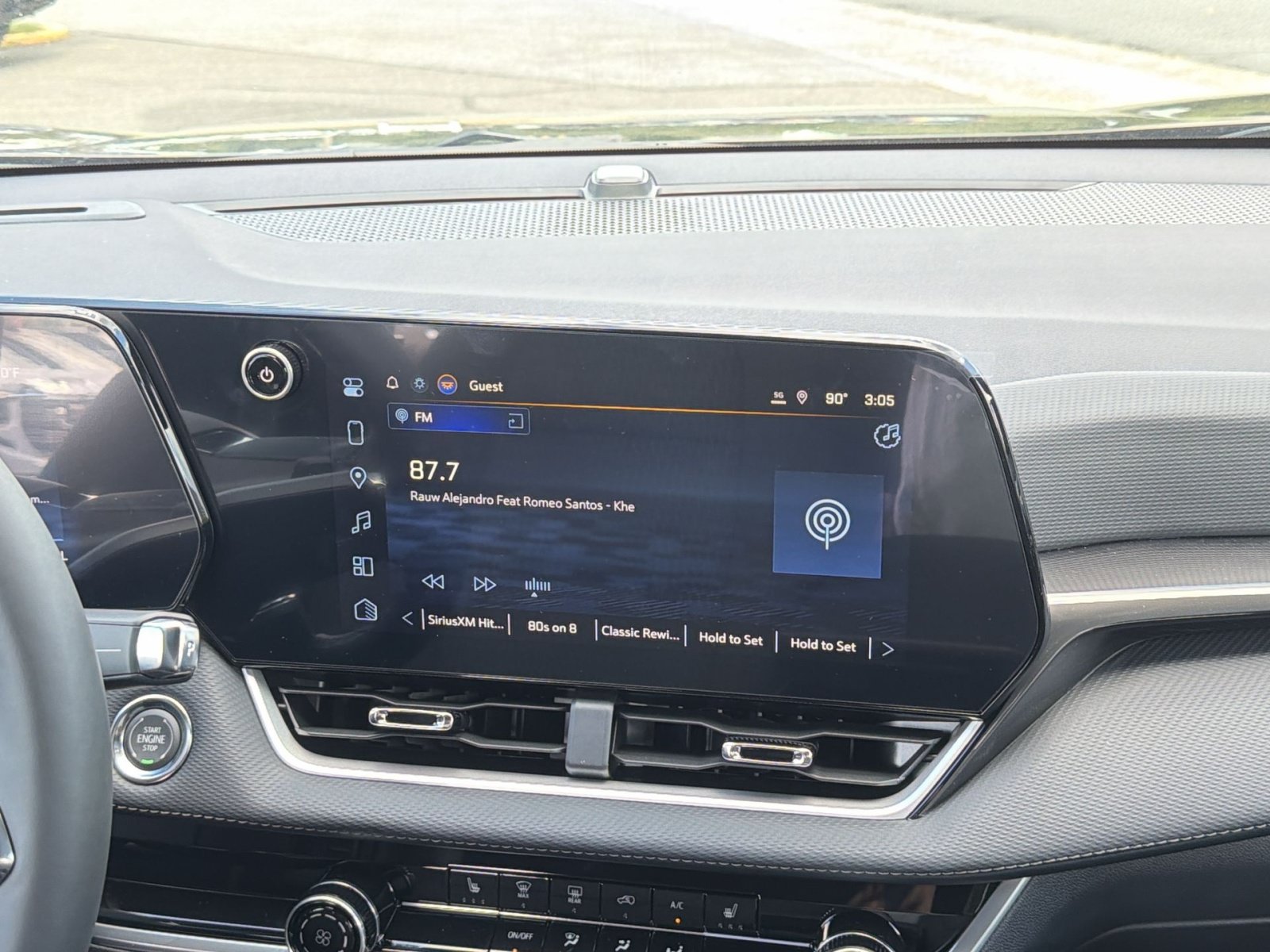New 2027 Chevrolet Equinox LT w/ Safety and Technology Package AWD/4WD image 18