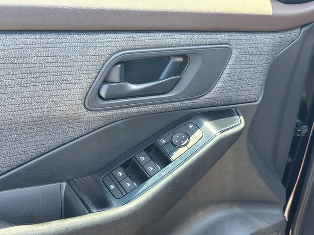 Used 2023 Nissan Rogue S FWD image 25