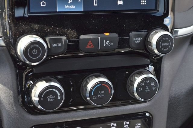 New 2026 RAM 1500 Express AWD/4WD image 27