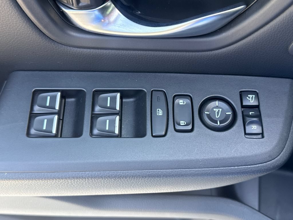 Used 2025 Honda Pilot TrailSport image 14