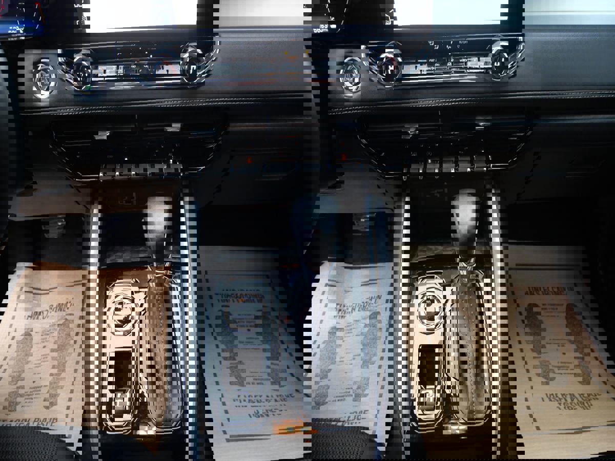 Used 2023 Chevrolet Colorado LT w/ LT Convenience Package image 12