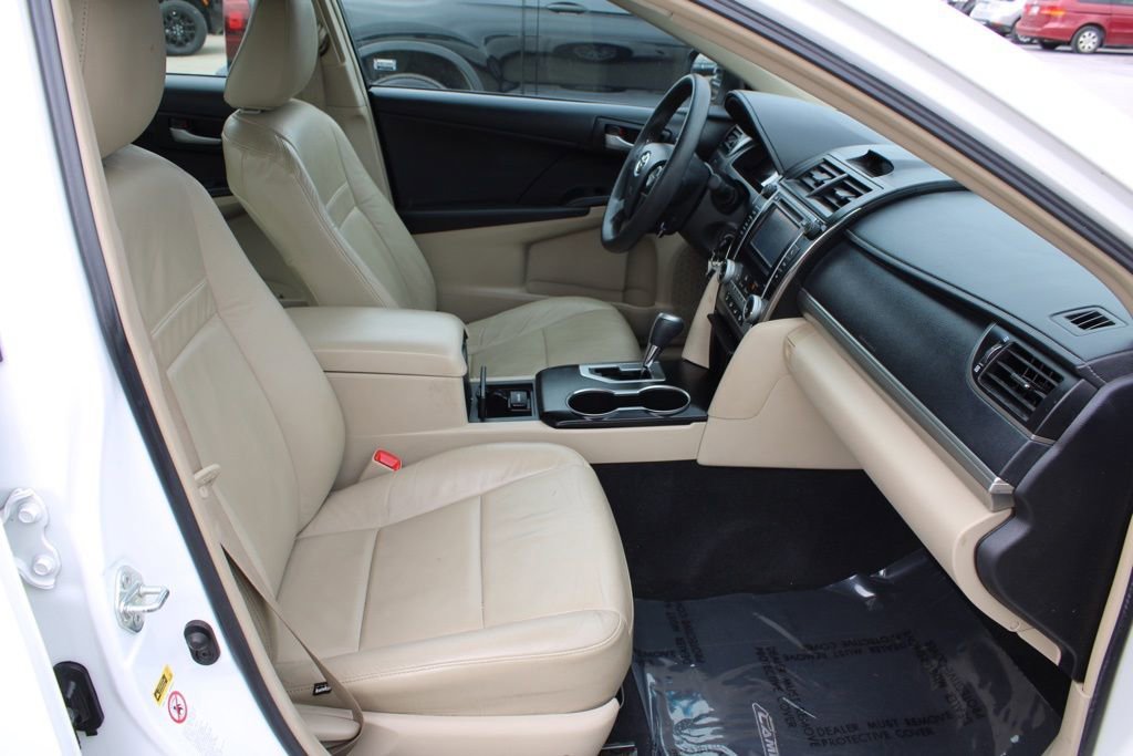 Used 2012 Toyota Camry LE image 19