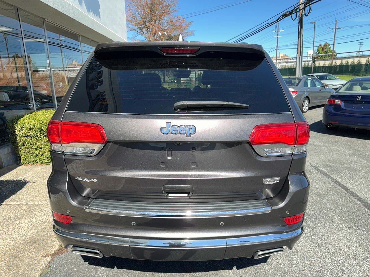 Used 2018 Jeep Grand Cherokee Summit AWD/4WD image 30