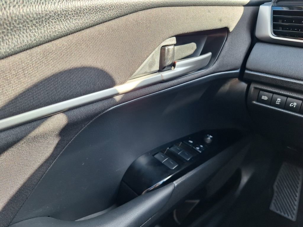 Used 2025 Toyota Camry LE image 18