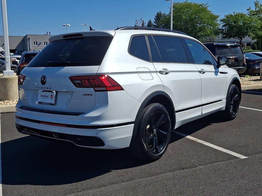 Used 2024 Volkswagen Tiguan SE R-Line AWD/4WD image 6