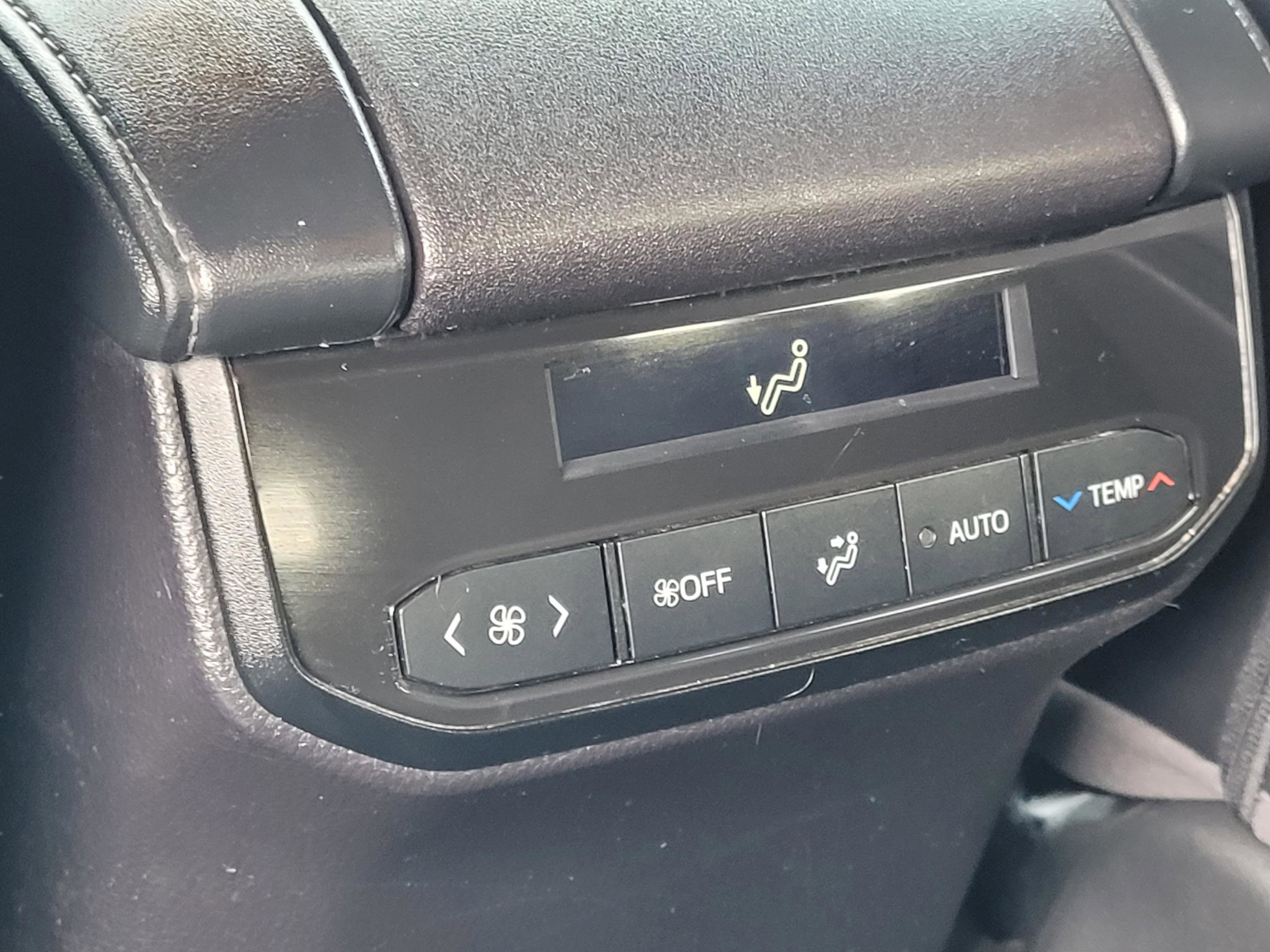 Used 2022 Toyota Highlander XSE image 16