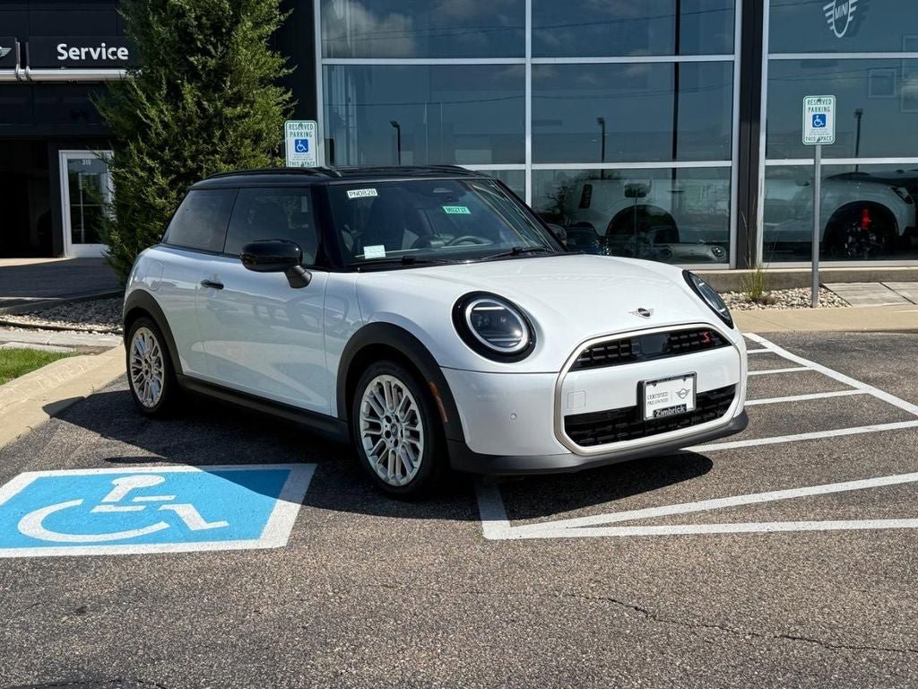 Used 2025 MINI Cooper S FWD image 1