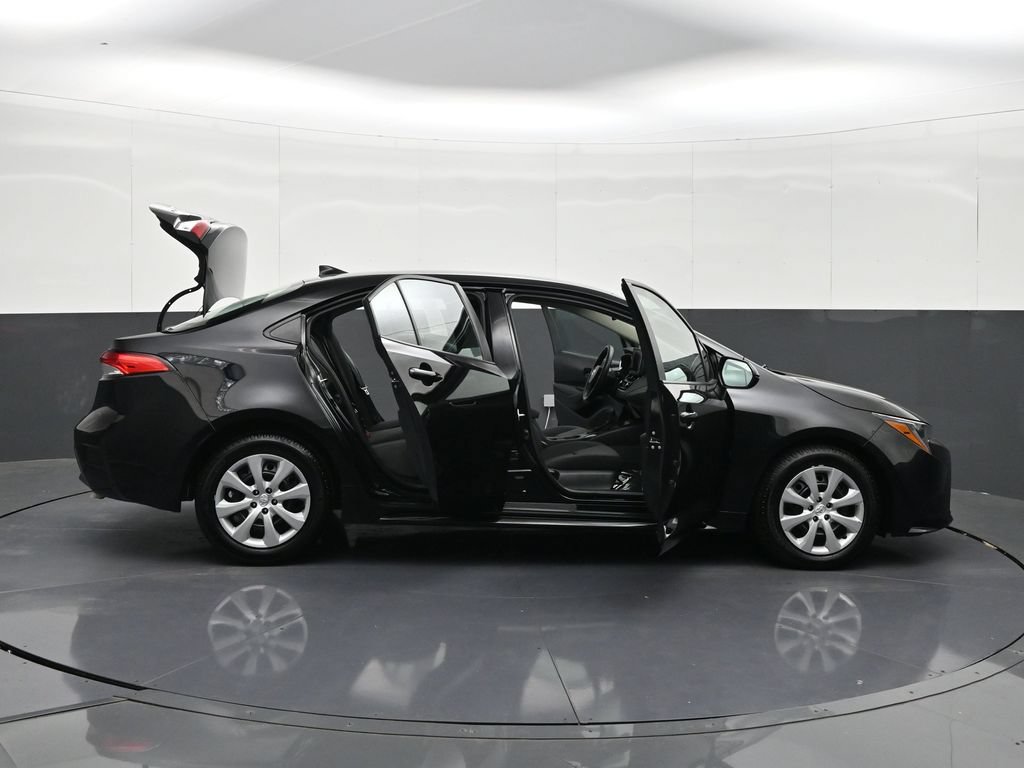 Used 2024 Toyota Corolla LE FWD image 38
