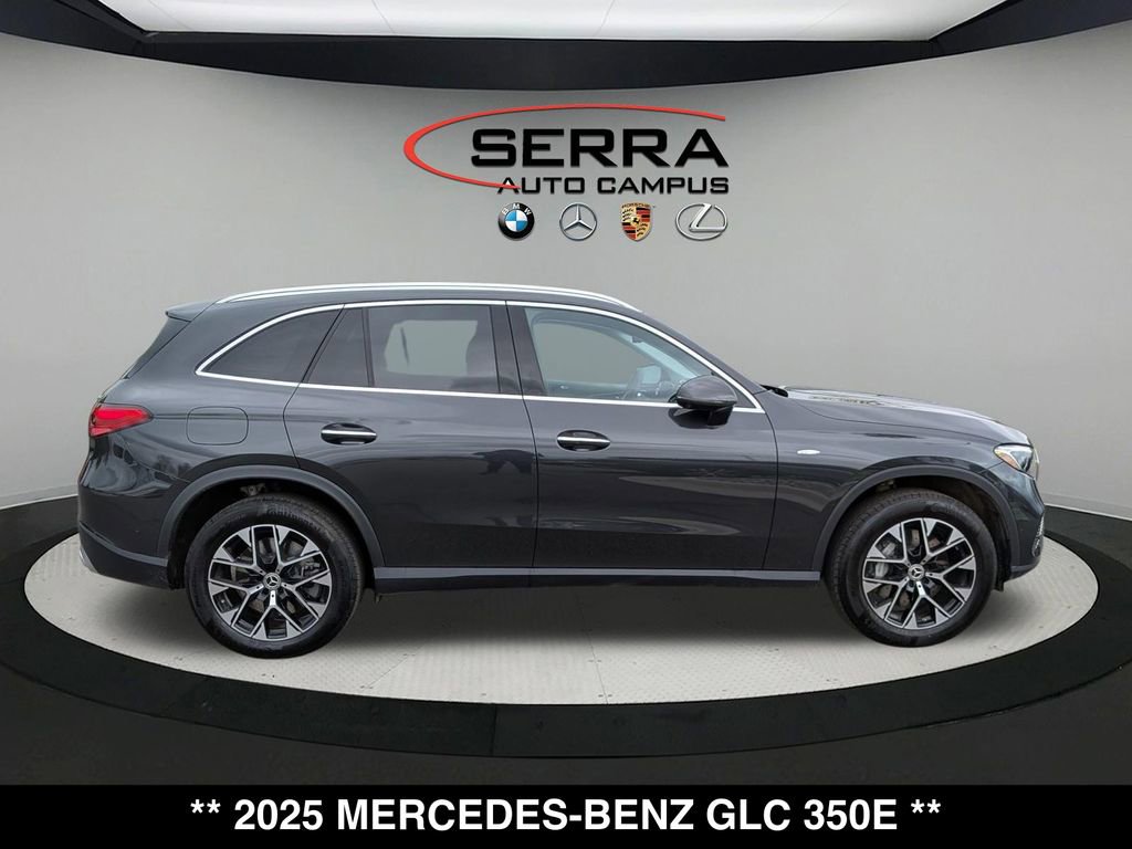 Used 2025 Mercedes-Benz GLC 350e 4MATIC image 11
