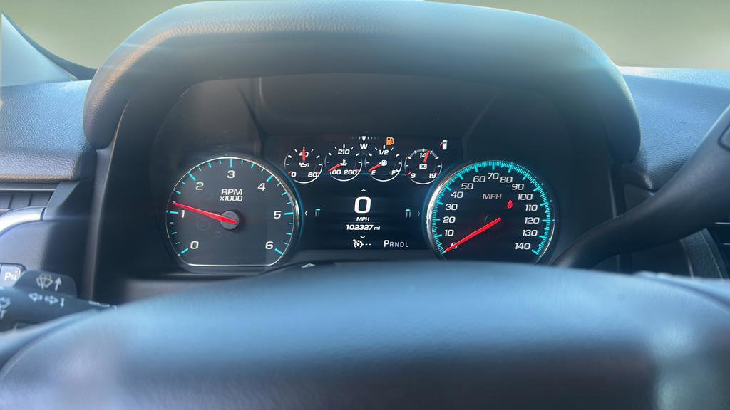 Used 2017 Chevrolet Suburban LT RWD image 4
