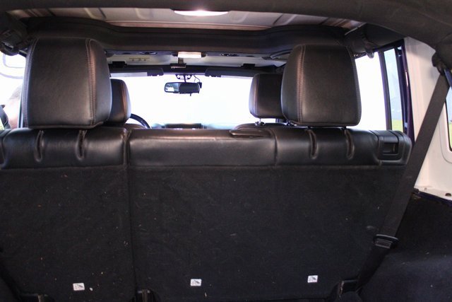 Used 2017 Jeep Wrangler Unlimited Sahara image 14