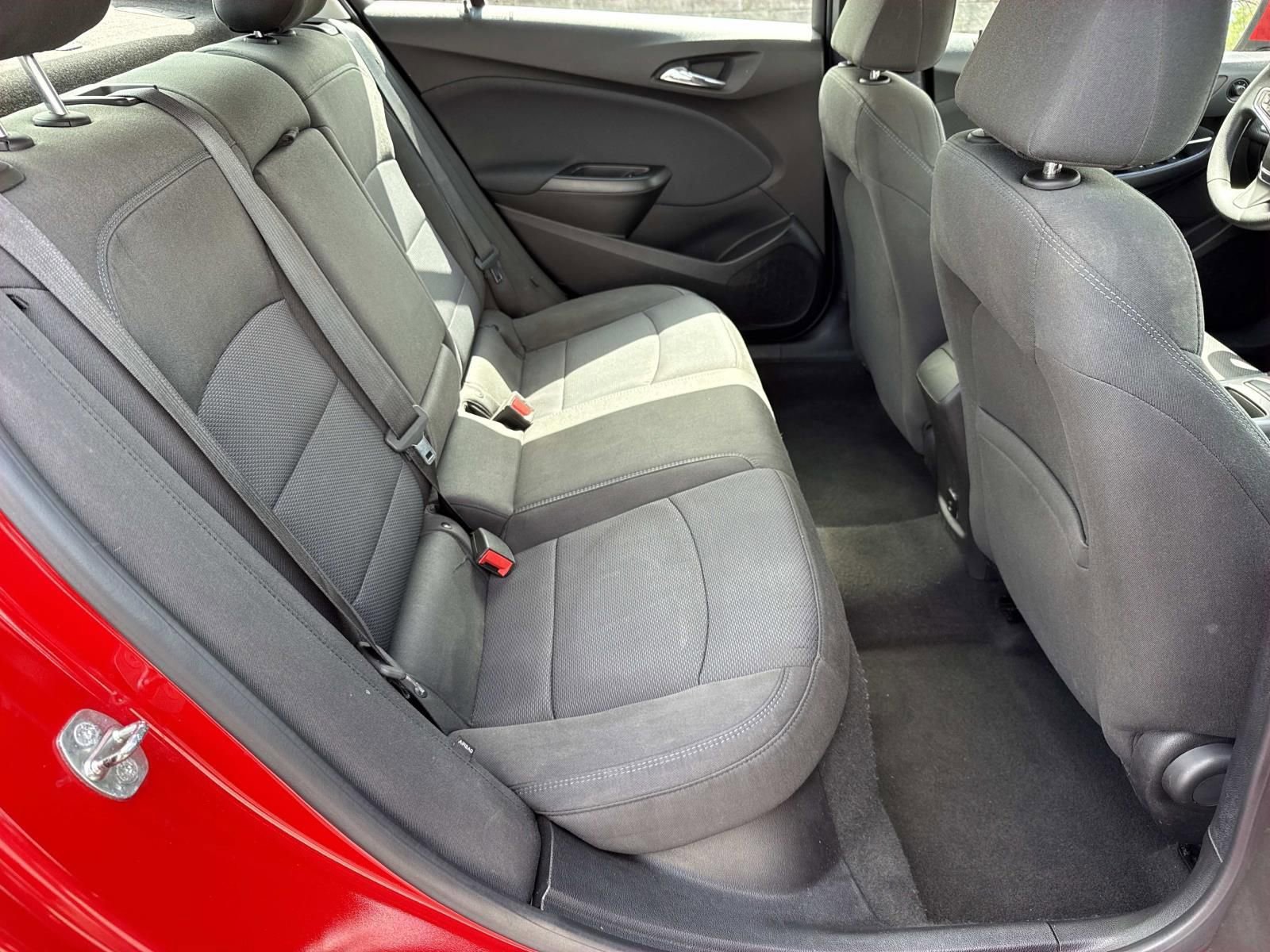 Used 2018 Chevrolet Cruze LT w/ Convenience Package image 26