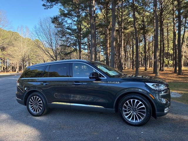 Certified 2022 Lincoln Aviator Reserve w/ Equipment Group 201A image 2