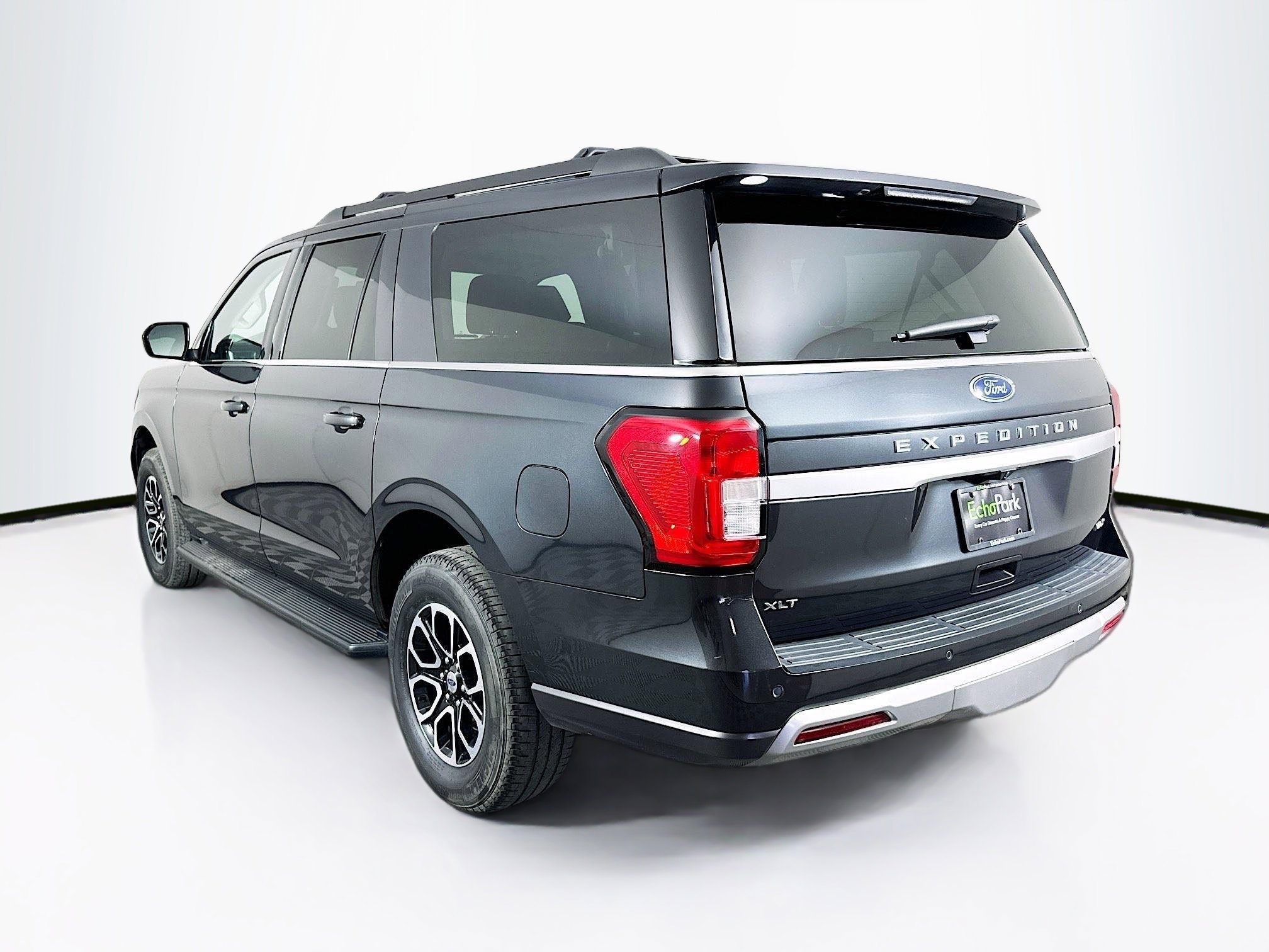 Used 2024 Ford Expedition Max XLT image 5