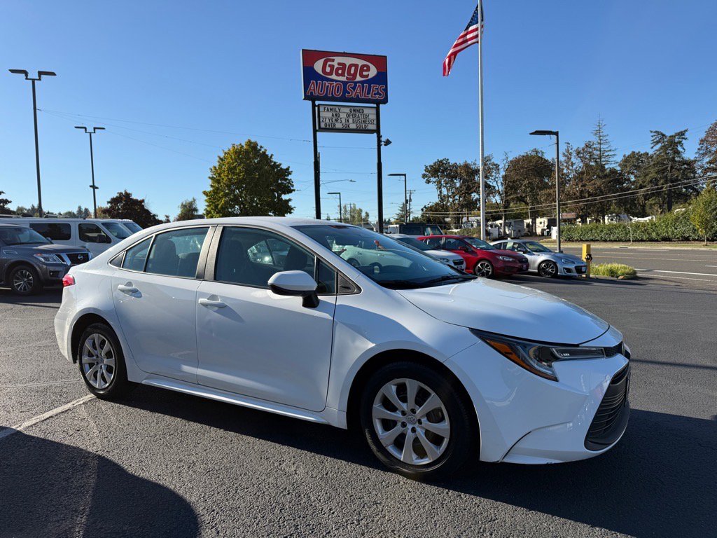 Used 2024 Toyota Corolla LE image 8