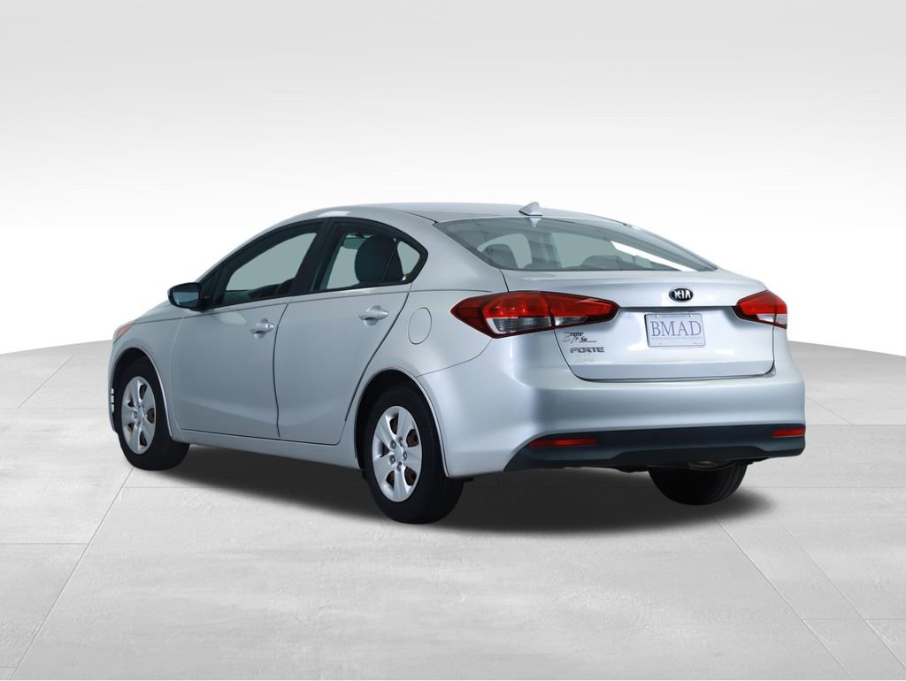 Used 2017 Kia Forte LX image 10