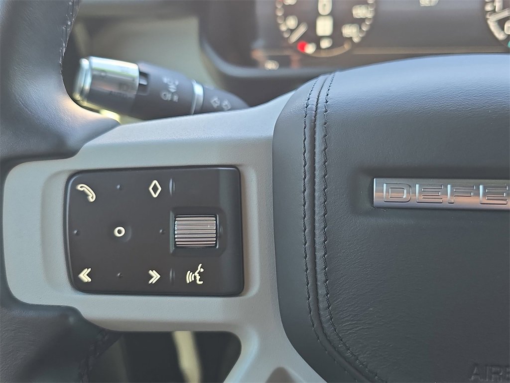 Certified 2021 Land Rover Defender 110 X-Dynamic HSE image 18