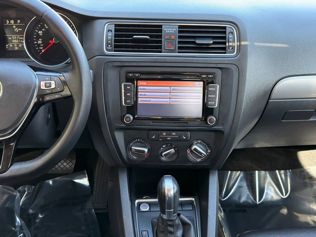 Used 2015 Volkswagen Jetta SE image 16