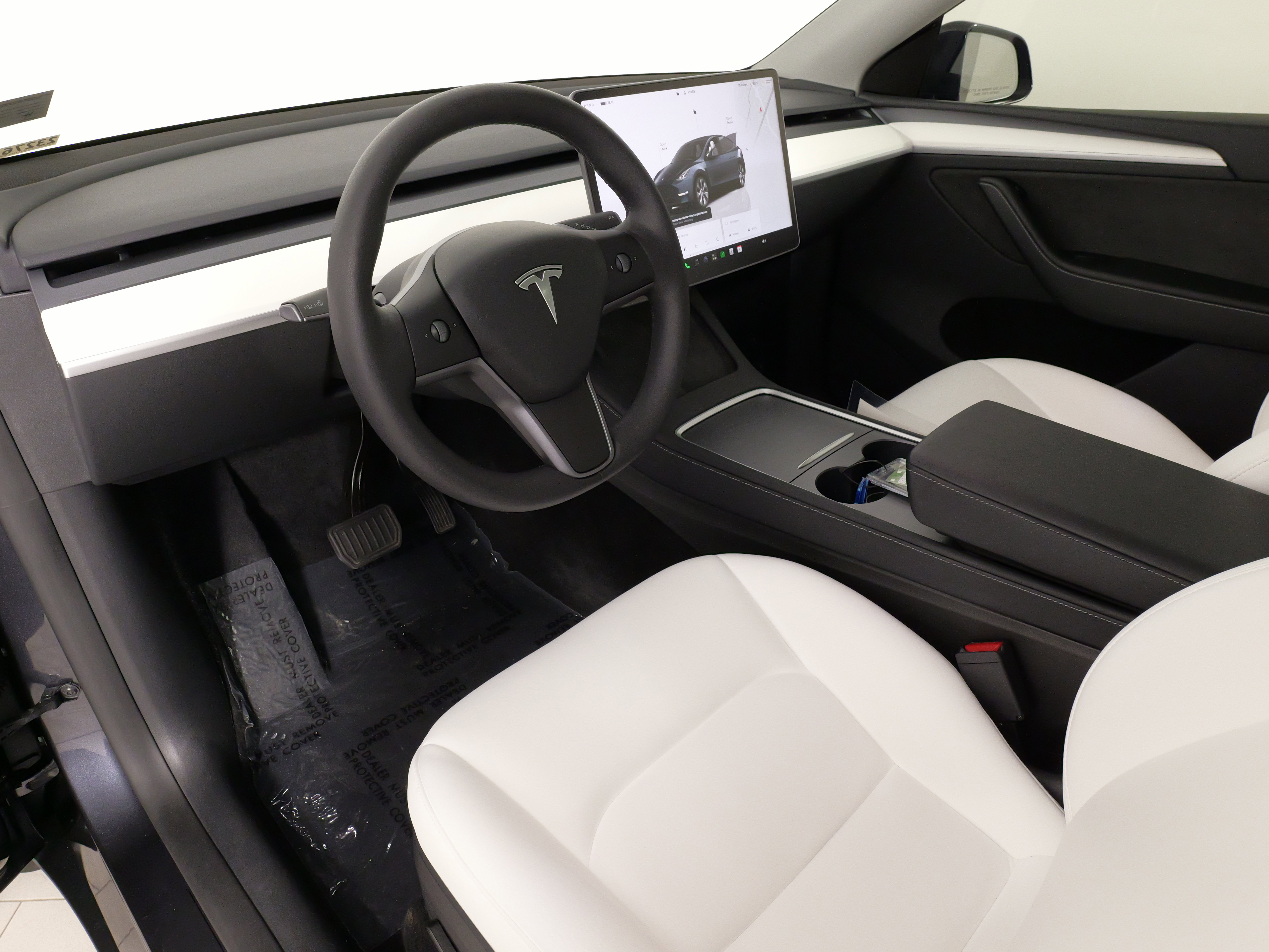 Used 2024 Tesla Model Y Long Range AWD/4WD image 29
