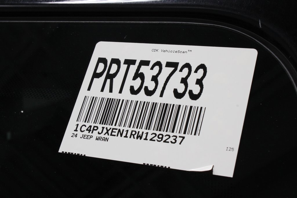 Used 2024 Jeep Wrangler Sahara image 36