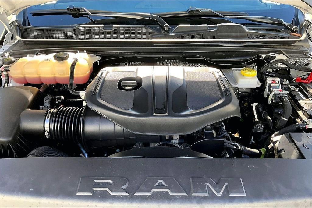 Used 2025 RAM 1500 Lone Star image 10