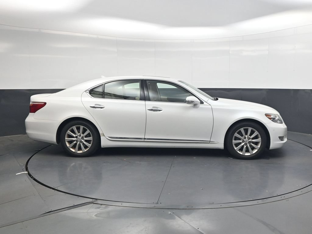 Used 2011 Lexus LS 460 AWD w/ Comfort Pkg image 3
