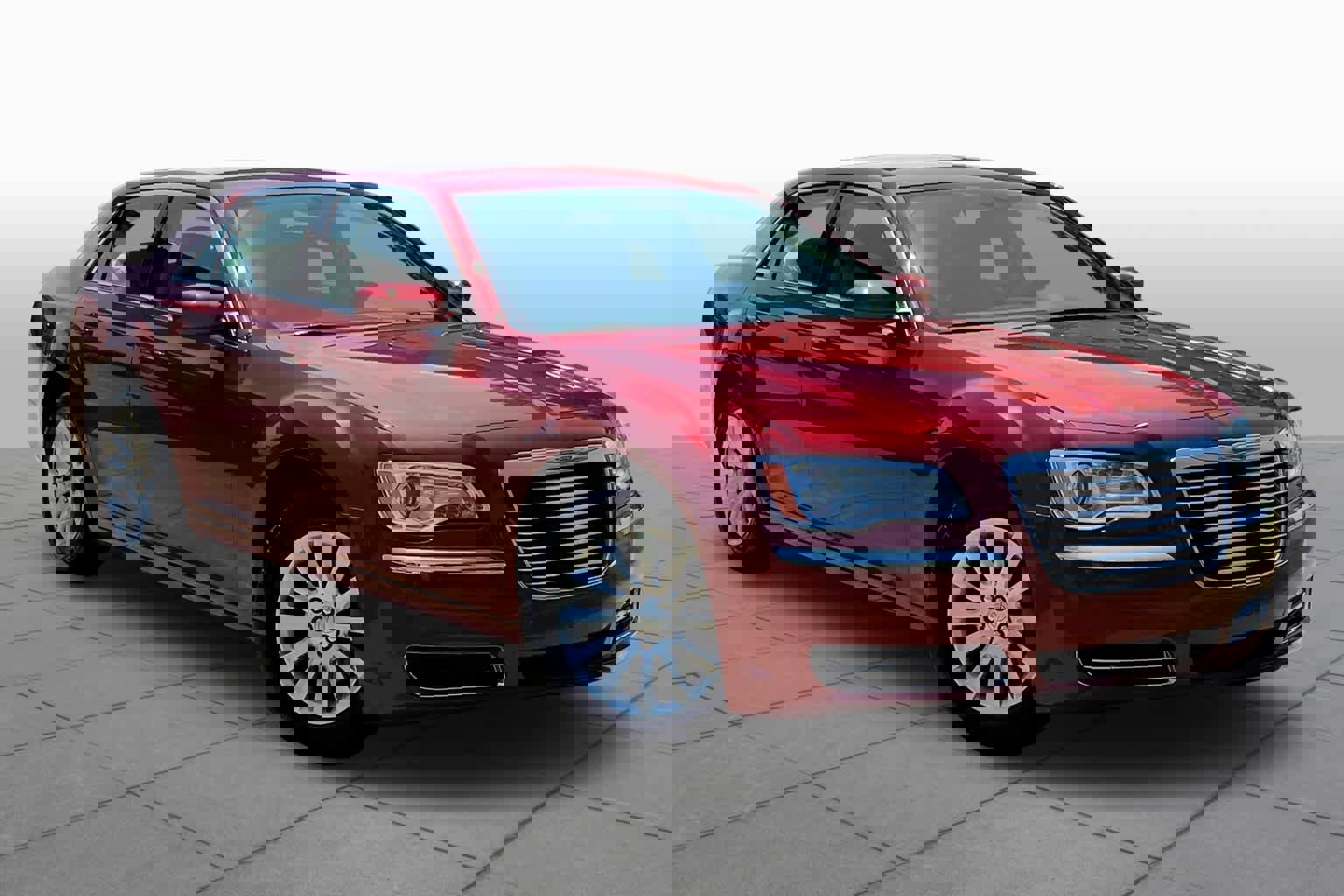 Used 2014 Chrysler 300 image 2