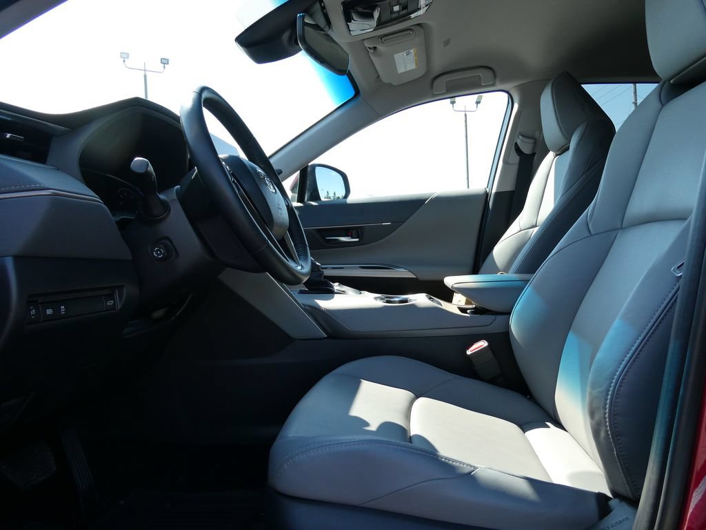 Used 2024 Toyota Venza XLE AWD/4WD image 24