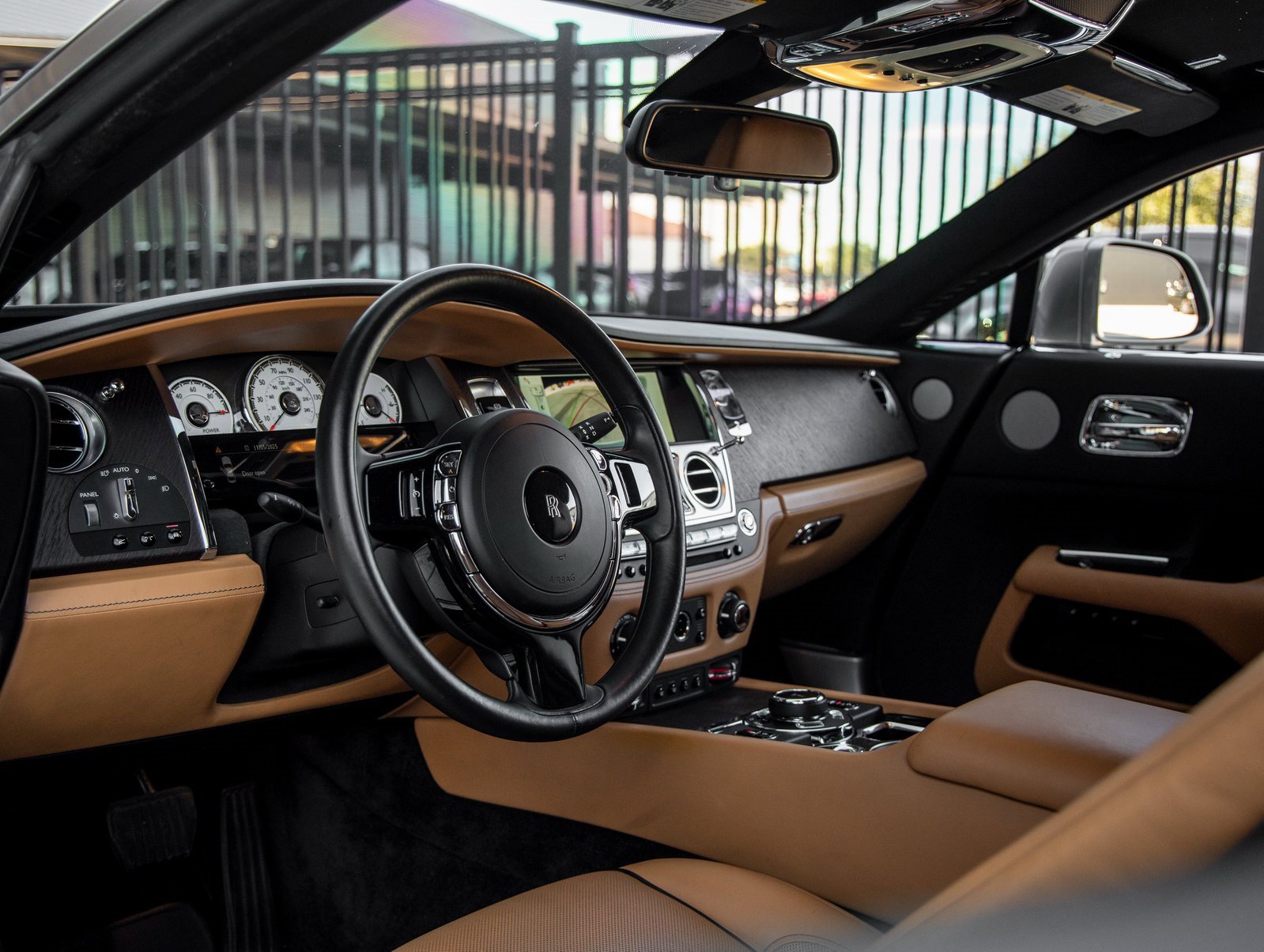 Used 2017 Rolls-Royce Wraith image 28