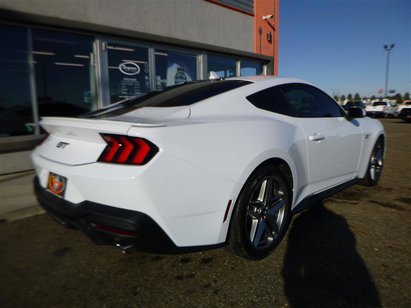 Used 2024 Ford Mustang GT RWD image 3