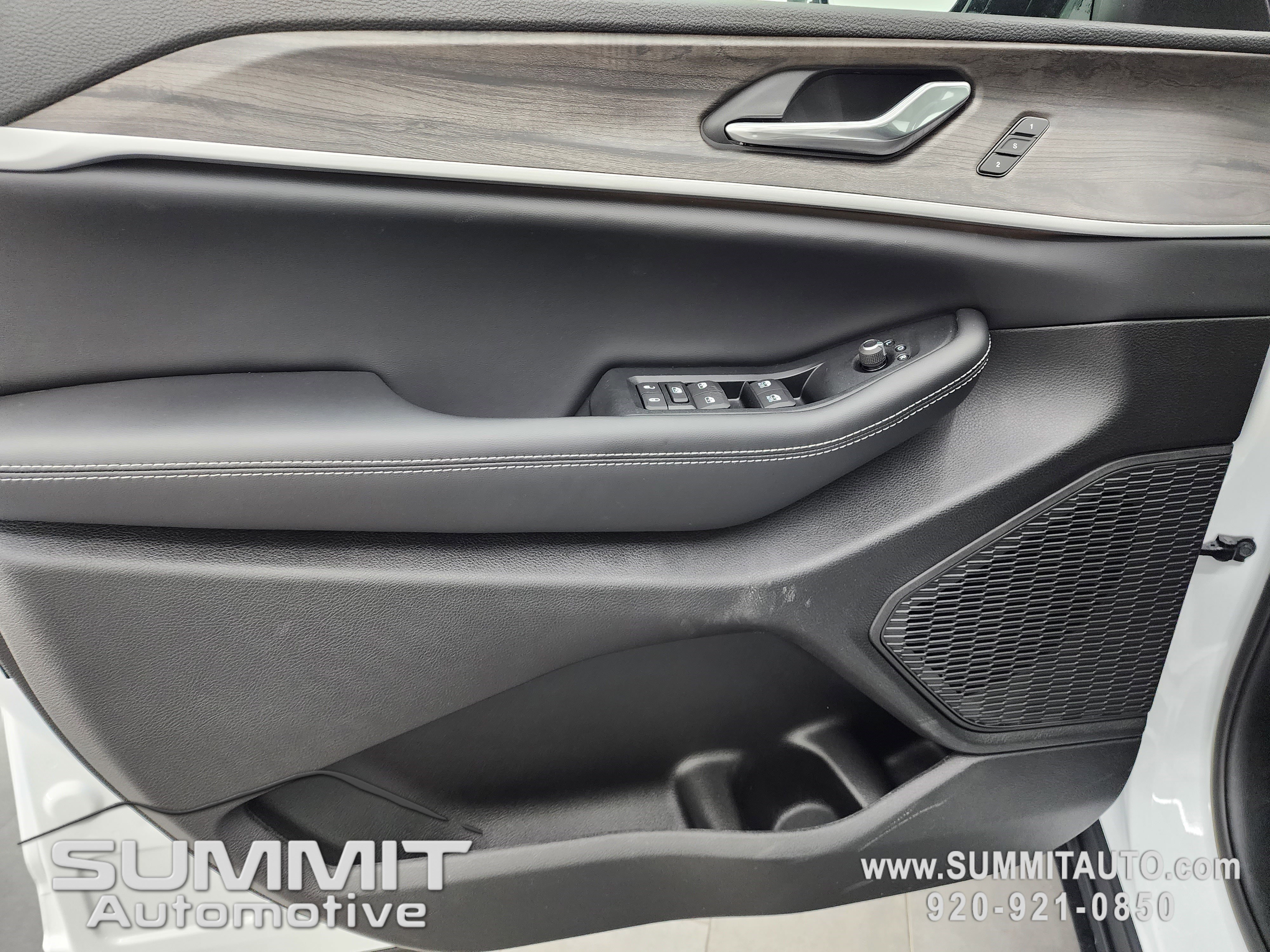 New 2025 Jeep Grand Cherokee Limited w/ Luxury Tech Group II image 47