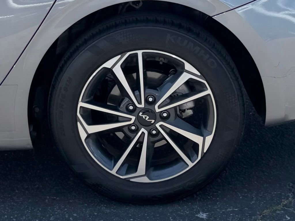 Used 2024 Kia Forte LXS FWD image 12