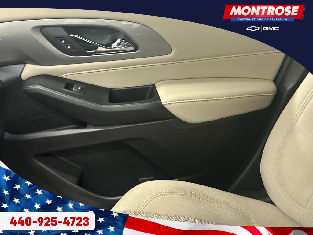 Used 2023 Chevrolet Traverse LS image 12