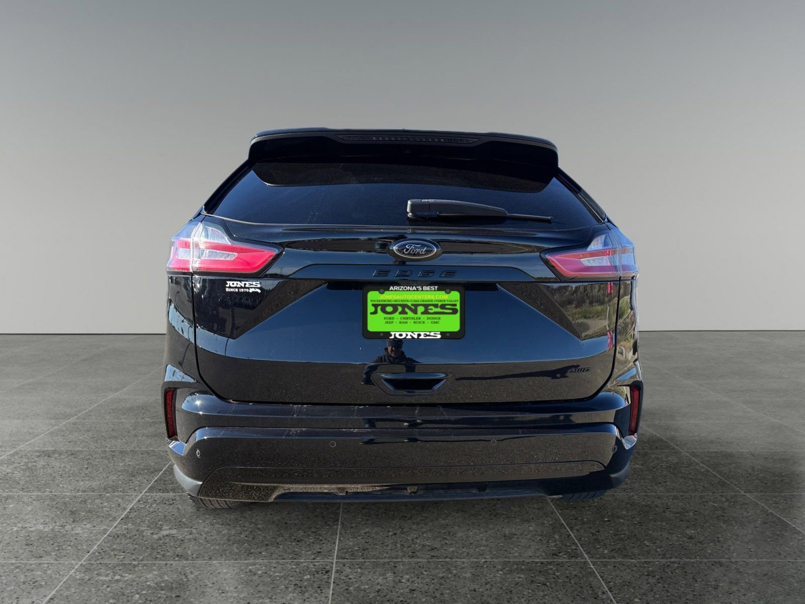 Certified 2024 Ford Edge SE w/ Black Appearance Package image 5