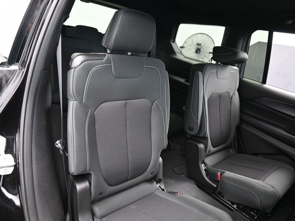 New 2026 Jeep Grand Cherokee L Laredo image 37