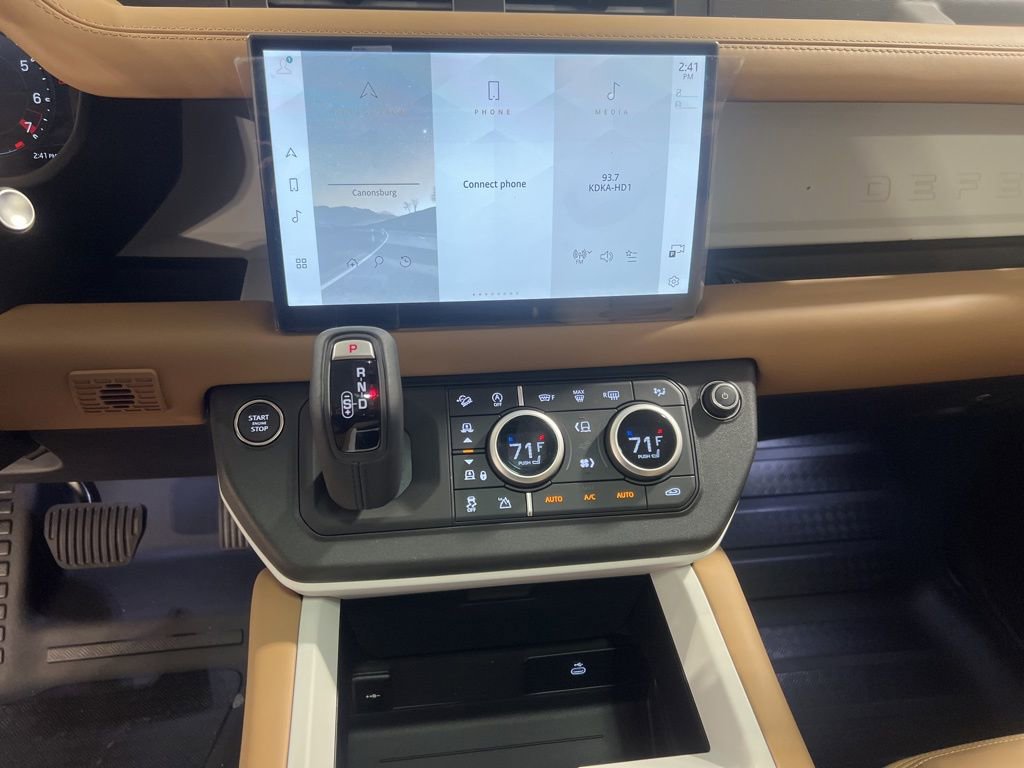 Used 2025 Land Rover Defender 110 S image 16