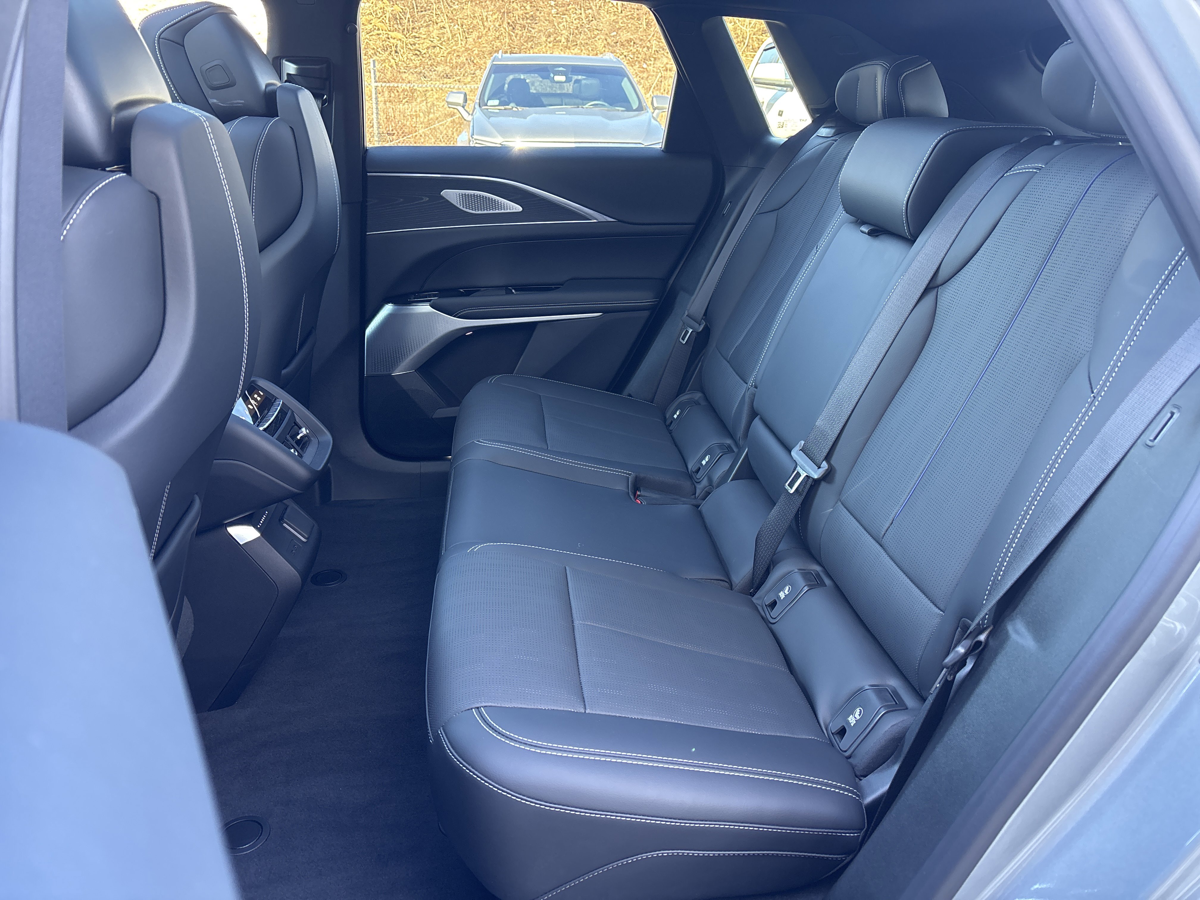 Used 2024 Cadillac Lyriq Luxury w/ LPO, Floor Liner Package image 29