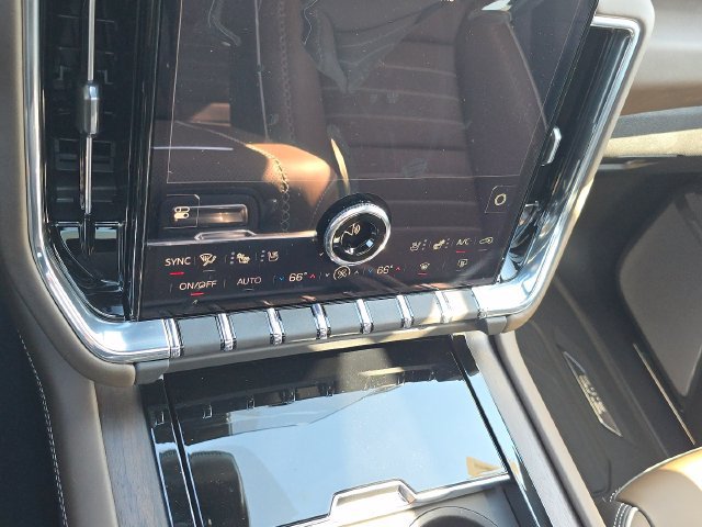 New 2026 GMC Yukon Denali Ultimate w/ LPO, Illumination Package AWD/4WD image 39