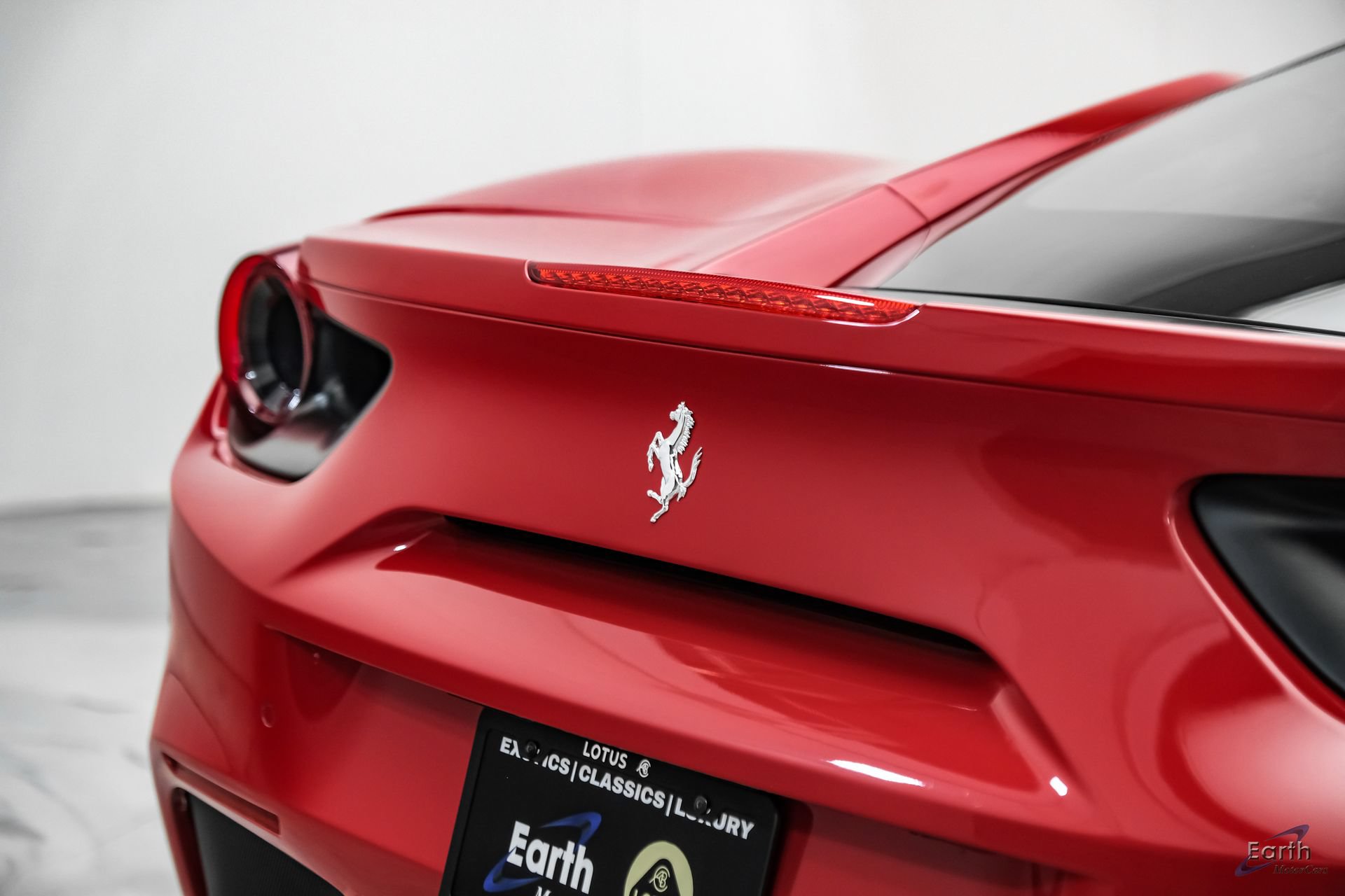 Used 2017 Ferrari 488 GTB RWD image 19