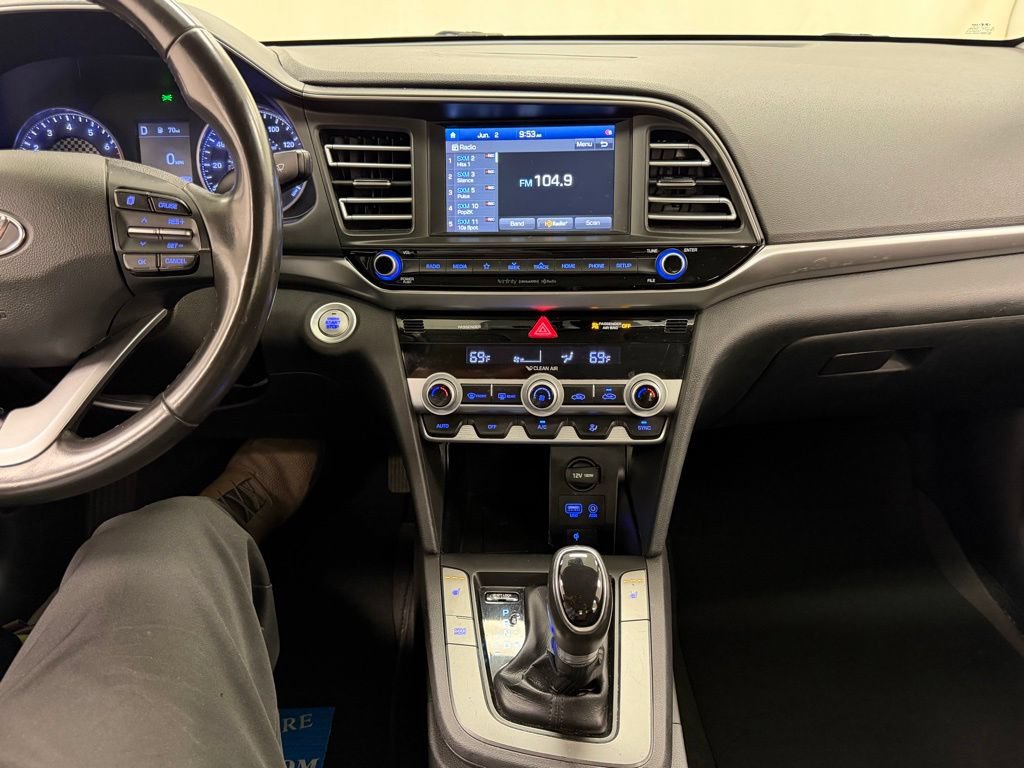 Used 2020 Hyundai Elantra Limited w/ Cargo Package (C1) FWD image 23