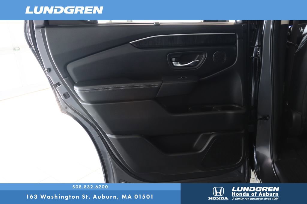 Used 2025 Honda Pilot Elite image 15