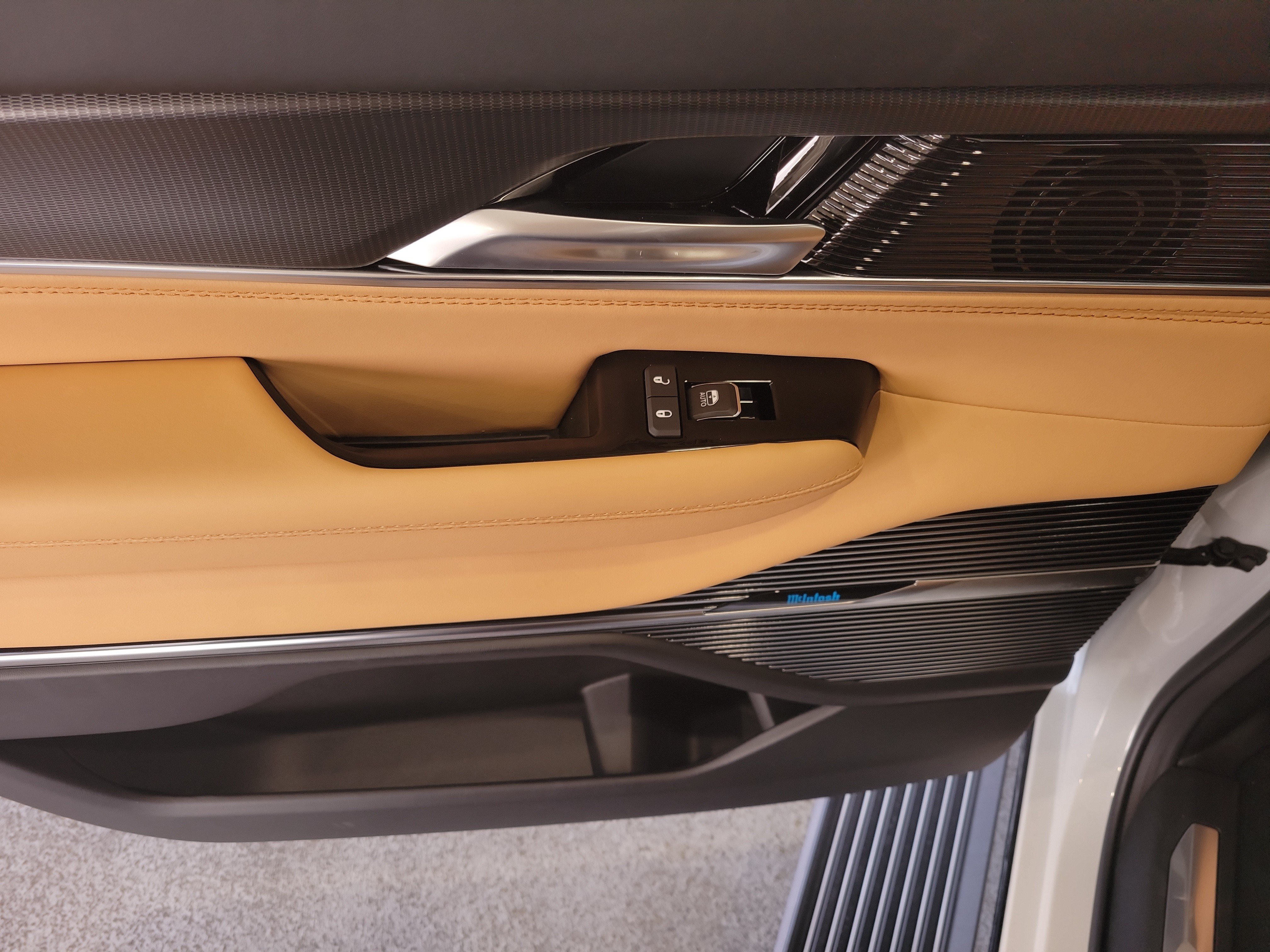 New 2026 Jeep Grand Wagoneer Summit AWD/4WD image 11