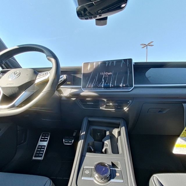 New 2026 Volkswagen Tiguan SE R-Line image 25