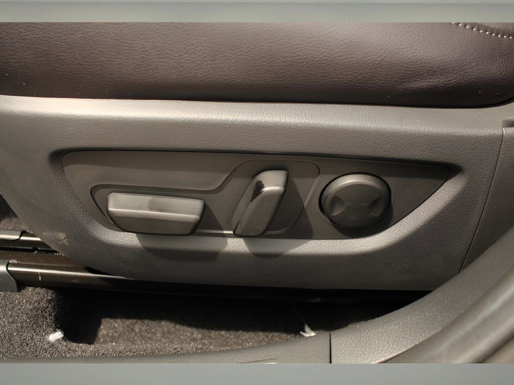 Used 2025 MAZDA CX-50 AWD 2.5 Hybrid w/ Cargo Package image 12