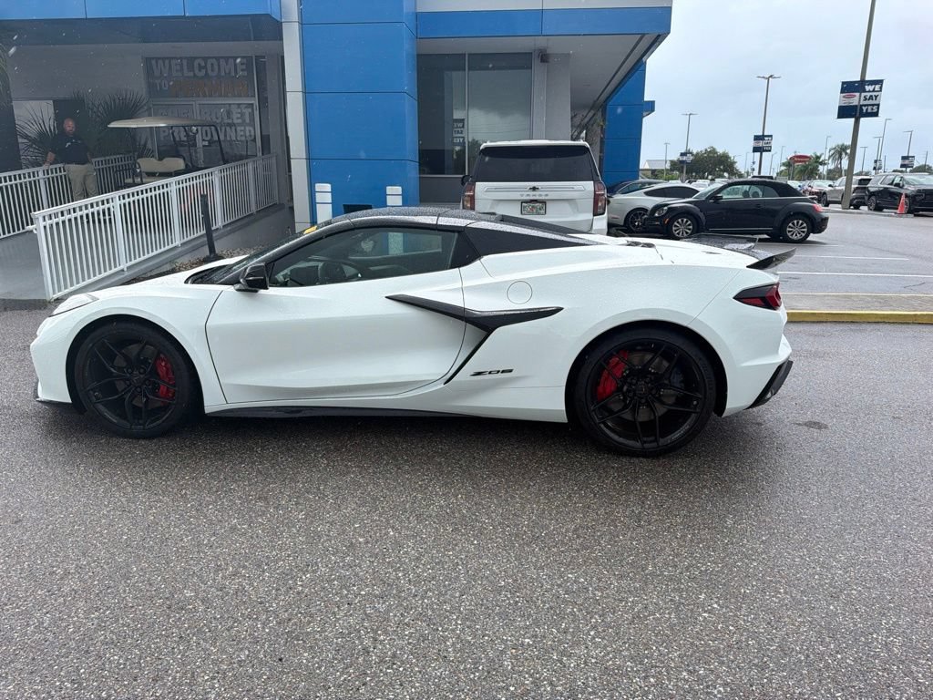 Used 2026 Chevrolet Corvette Z06 RWD image 8