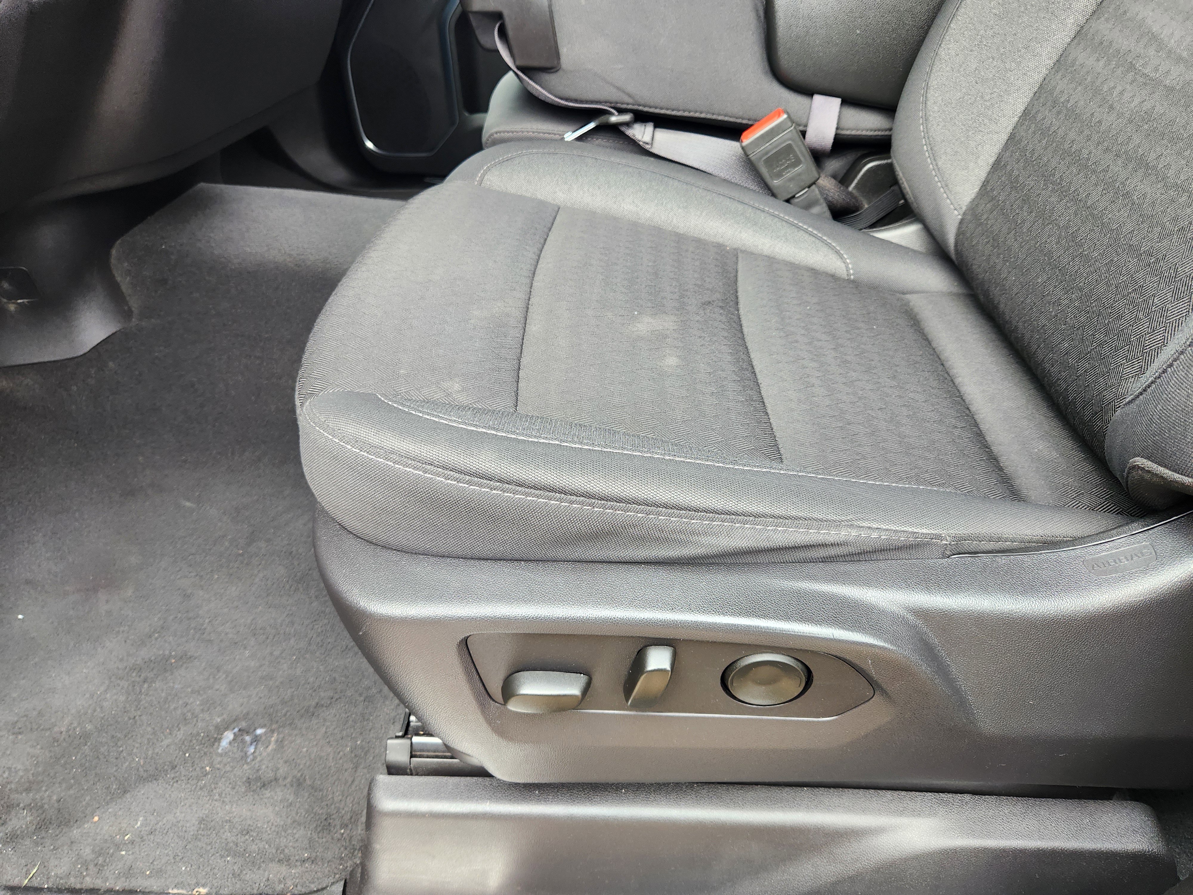 Certified 2025 Chevrolet Silverado 1500 LT image 24