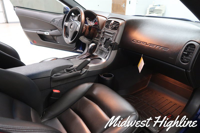 Used 2006 Chevrolet Corvette Coupe w/ Preferred Equipment Group RWD image 36
