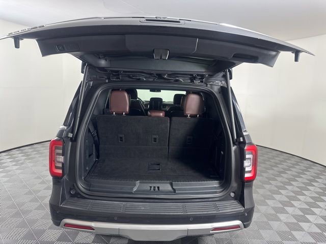 Used 2024 Ford Expedition Limited image 13