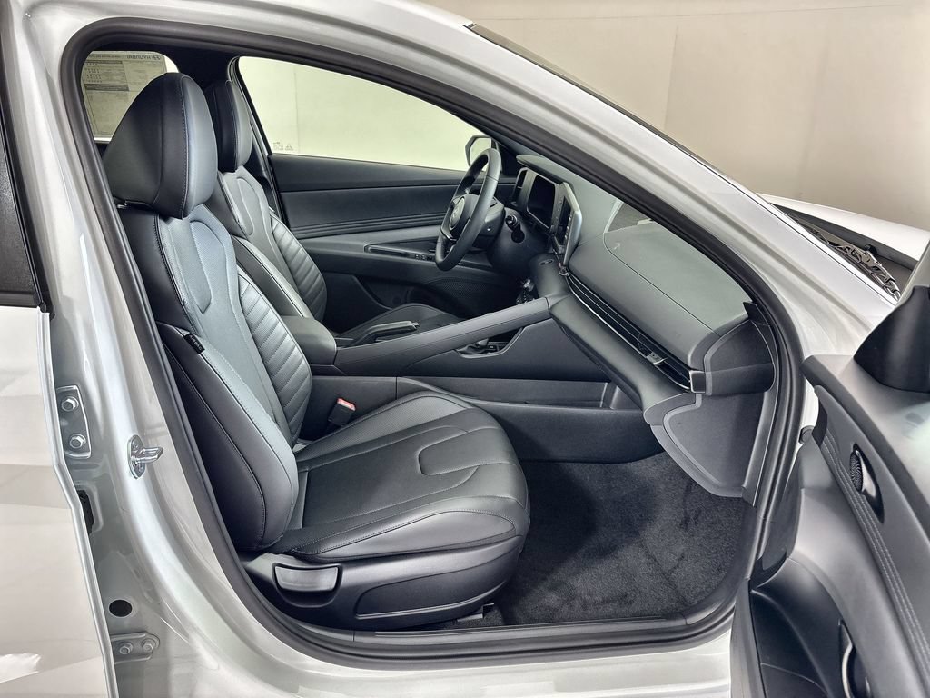 New 2026 Hyundai Elantra SEL Sport FWD image 25