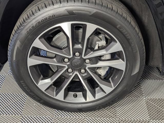 Used 2023 Jeep Grand Cherokee L Overland AWD/4WD image 8